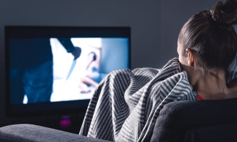 Πώς να βλέπεις τηλεόραση τη νύχτα